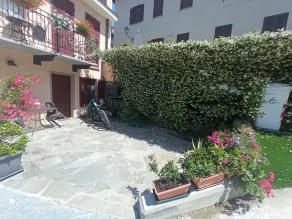 APARTMENT WITH 4 PLACES IN RENOVATED HOUSE IN HISTORIC CENTER - Image 2