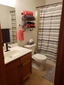 Spacious 4 bedroom3 bathroom home Great for Families or Co-workers sharing space - Image 4
