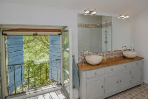 Provence house in the Rhone wine region, with a large private garden & pool - Image 3