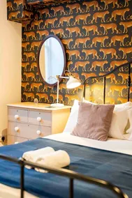 STUNNING City Centre Living - with parking - Image 5