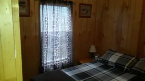 Petite cabine avec 100 'Waterfall privé sur 24 Acres - Image 4