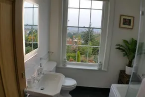 Eine Wohnung in einem großartigen georgianischen Haus im Zentrum von Great Malvern - Image 3