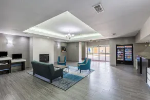 La Quinta Inn & Suites by Wyndham Houston/Clear Lake-NASA - Image 4