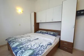Apartamento para dos personas con una terraza Turčić, Krk (A-19385-a) - Image 3