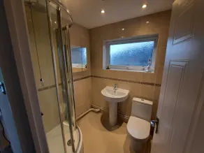 St Margaret's 2-Bed Chalet - Sleeps 4 & Pets ok - Image 5