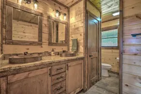 Log Cabin with Million Dollar View! “The Time Out” Secluded property - Image 5