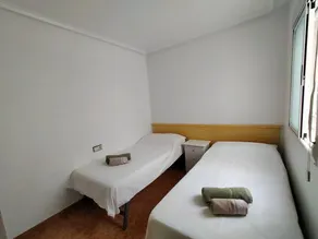 Superbe Appartement Avec Terasse et Piscine Proche de la mer - Image 4
