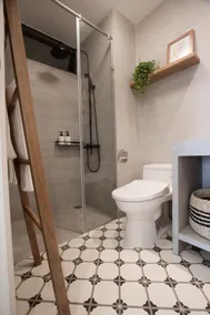 Luxury Apartment in Tranquil Inner City Location - Image 5