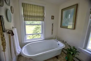 Windham/Hunter All-season French Country Farmhouse-Moments Away from Hayfield. - Image 3