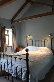 Barn Conversion in peaceful Lincolnshire countryside with views towards Lincoln - Image 5