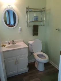 Honeoye Lake Front Cottage - Image 4