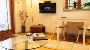Storslåede Unik og Privat Lodge beliggende i rolige modne haver - Image 3