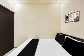 Deluxe Saravana's Park - Image 5