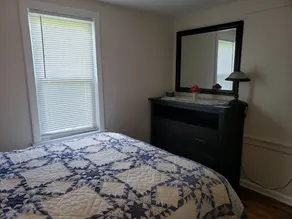 Conveniently located 2 bedroom home only minutes from hiking and state park fun! - Image 5