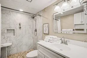 Appartement en copropriété avec jacuzzi et piscine chauffée | Vue plage - Image 2