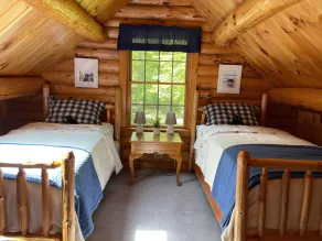 Dog-Friendly 5 Bedroom Log Cabin with Hot Tub in the Heart of Southern Maine  - Image 4