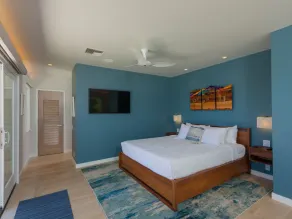 Gorgeous Oceanfront Paia Bay Home - Image 5