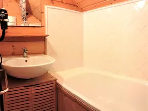 Chalet à La Joue du Loup, 6 pers, terrasse, parking - FR-1-504-651 - Image 2