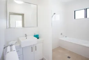 The Beach Holiday Home - Image 3