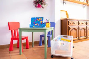 Holiday home with exclusive interior, pool and garden perfect for cyclists - Image 2