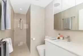 Park Avenue Luxe 1BR - 4km to City, Outdoor BBQ - Image 3