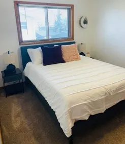 Bay Street Unit 3 · Charming & Cozy APT-Free Parking - Image 4