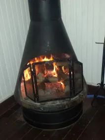 Wooden Chalet - Fireplace and Fire Pit - 2 blocks from the main avenue. - Image 3