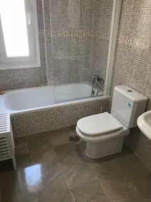 Familjhem med privat trädgård i skandinavisk stil - Image 5
