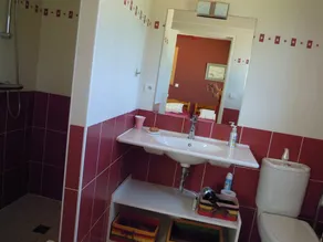 Eine möblierte 5 ***** - Unabhängige apprt in Villa 100 m vom Meer - Image 3