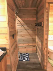 Cozy Cabin with wrap around porch - Image 5