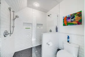 7,000 sqft Luxury Downtown Estate - Hot Tub - Sleeps 18 - 17% Off Monthly Stays - Image 5