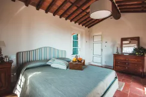 Charming country house on the hills north of Lucca with stunning view - Image 4