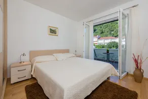 Modernes Apartment mit Pool im Stadtzentrum von Hvar - Image 3