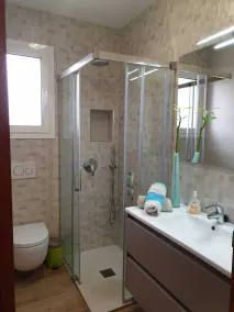 CHALET WITH CHARM! Spacious law garden, pool with deck and more - Image 3