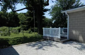 Tiny Home Between Decatur & Springfield 1 mile north of I-72 - Image 2