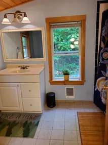 Nestled between Bar Harbor and Acadia, a bright and spacious house in the woods - Image 3