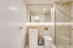 StayAU Hotel-Style Apartment BoxHill  - Image 3