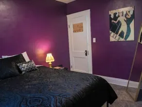Eclectic Stay in Waterloo Arts District - Image 4