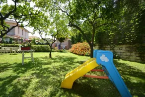 Detached House Near the sea With Garden and Terrace - Image 2