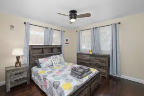 Cozy 2B/1Bth w Great Access to Airport - Image 5