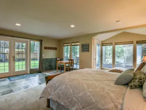 Cottage Located Directly On The River - Image 4