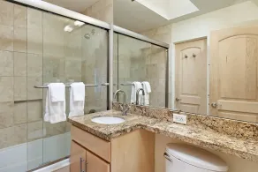 Fasching Haus Unit 303, Sunny Top Floor Condo, 2 Private Decks, 2 Blocks to Downtown Aspen - Image 2