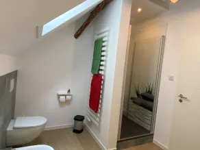 Topp Gedämmte Dachgeschosswohnung, Komfortabel u. Gemütlich - Image 4
