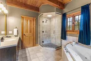 Beautiful Log Cabin! Hot-Tub, Bonfire & Private Yet 4 Mins to Downtown! - Image 5