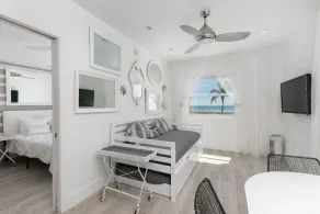 * Récemment rénové * Luxury Beachfront / Ocean Views / Great Pool / Walk to Attractions - Image 5