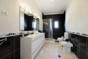 Villa 'Oliveira' mit privatem Pool, privatem Garten und WLAN - Image 3