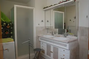Gîte 3 personnes avec piscine intérieure chauffée toute l'année à 28° - Image 4