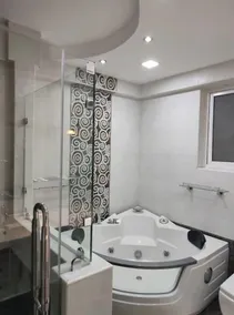 4 luxurious bedrooms all ensuite with a touch of class in Westlands  - Image 2