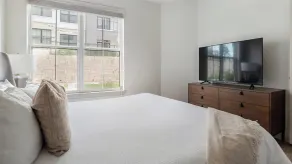 Landing Incredible 1BD Clubhouse Pool - Image 4