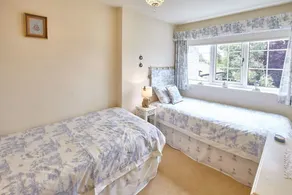 Host & Stay - Honeysuckle Cottage - Image 5